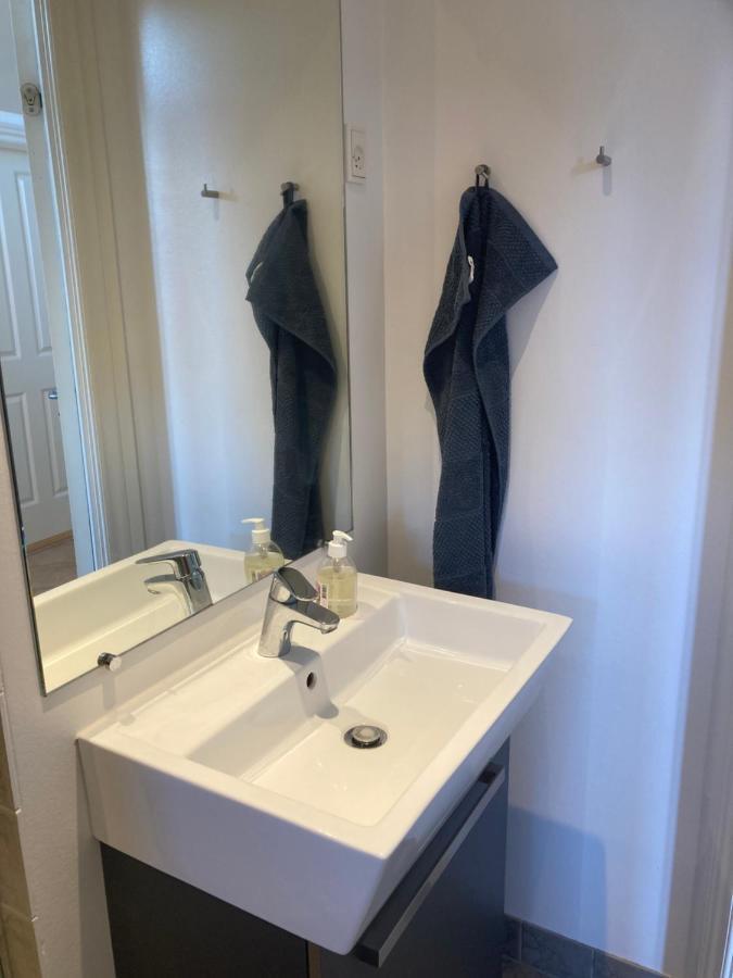 Vaerelse, Bad Og Toilet I Villa Næstved Exterior foto